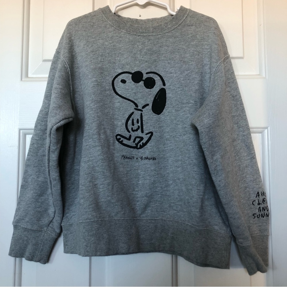 Grey and Black Uniqlo Sweater size 7-8